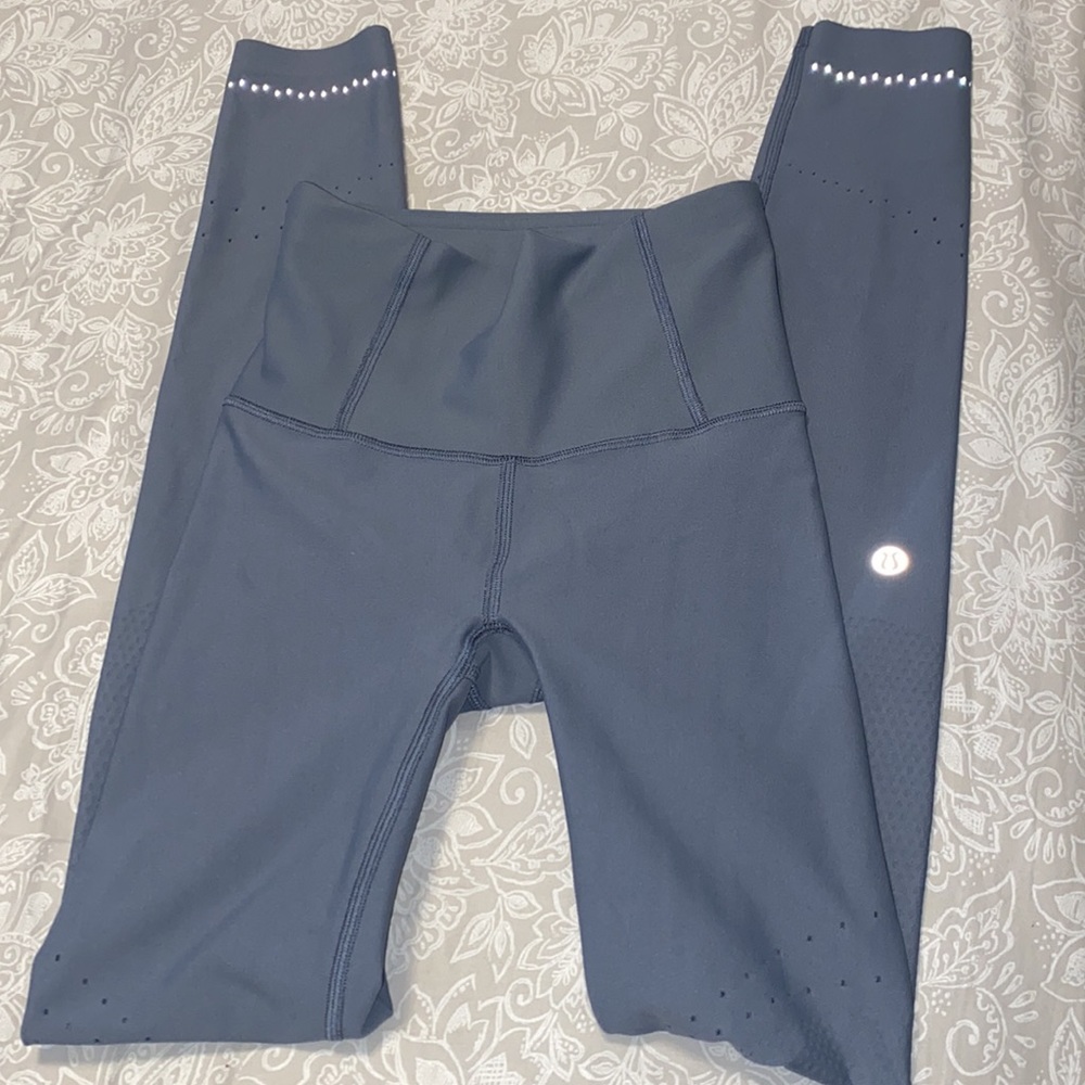 Lululemon Zoned in tights size 2 slimming waist